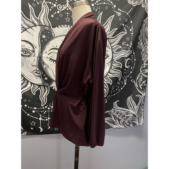 Design Lab wrap style look blouse, v neckline, lon - Picture 3 of 4